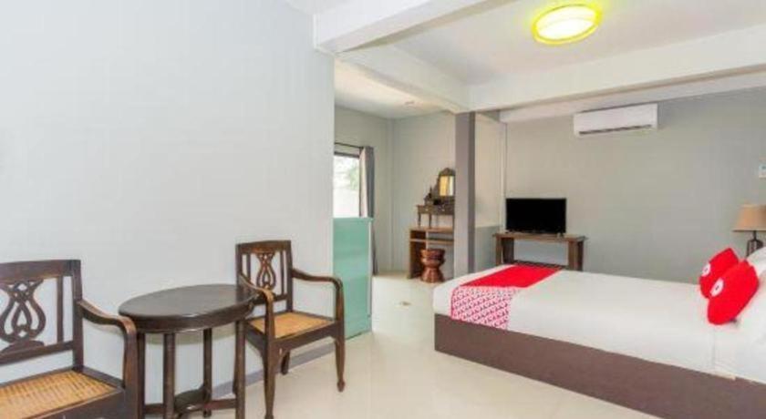 Oyo 884 Baan Sang Chan Cha-am Hotel HHQ